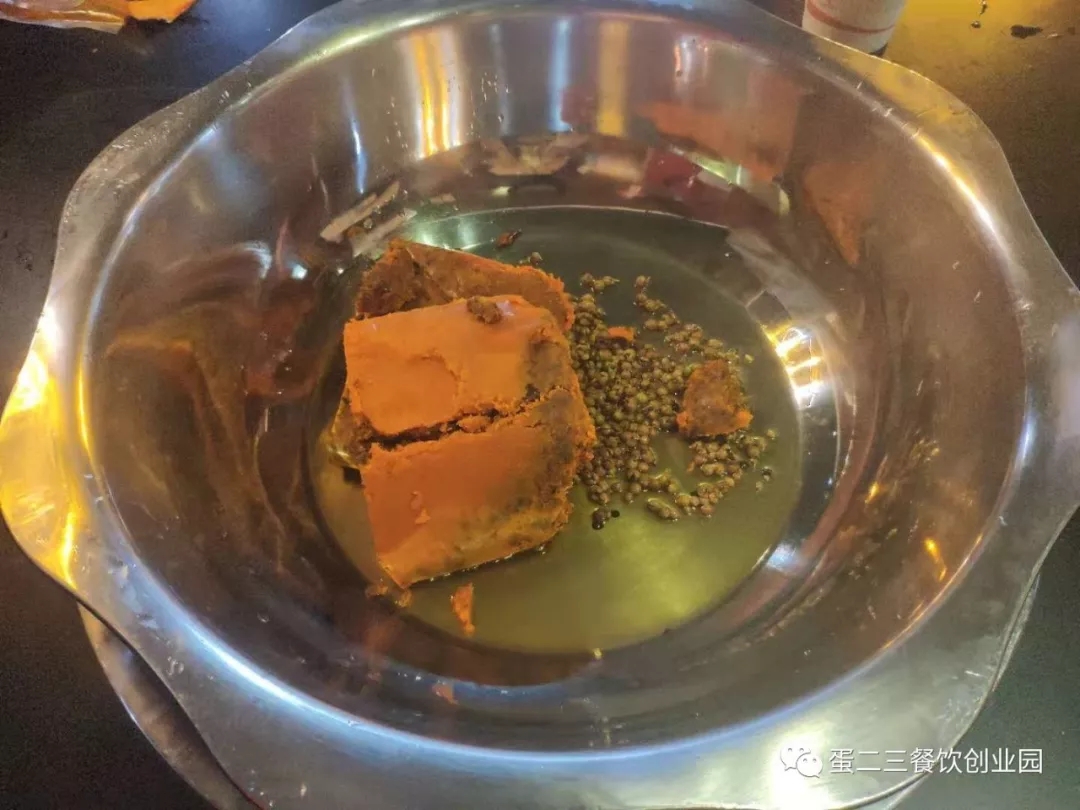 这才是小郡肝真正的姿势，维权不停，签约不断！