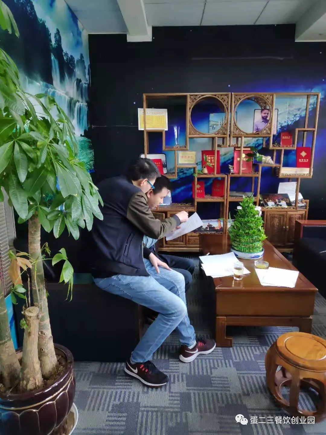 好消息|祝贺重庆巴南王总签约品牌“小郡肝”！