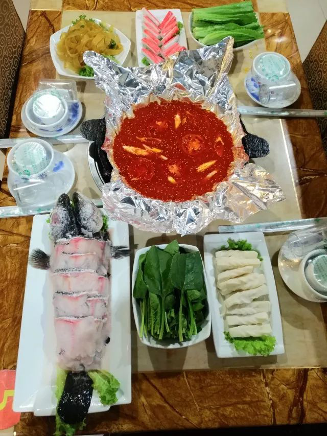 特色餐饮，无明火制作，石头做菜你吃过吗？
